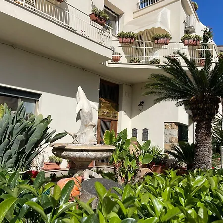 Il Delfino House